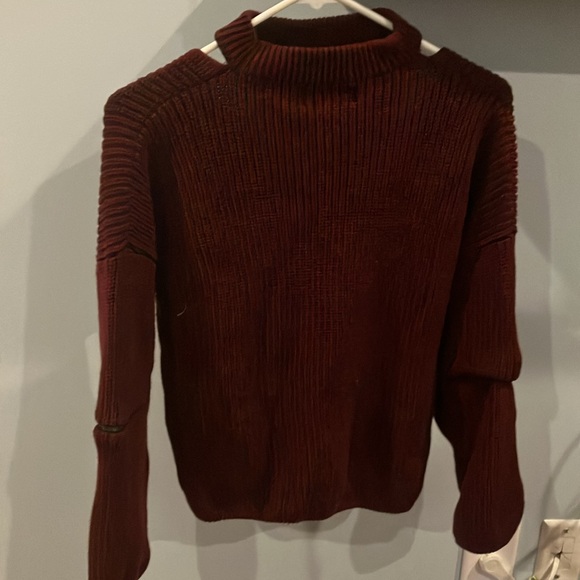 Maroon sweater size medium . Fate by LFD size medium - Picture 2 of 3